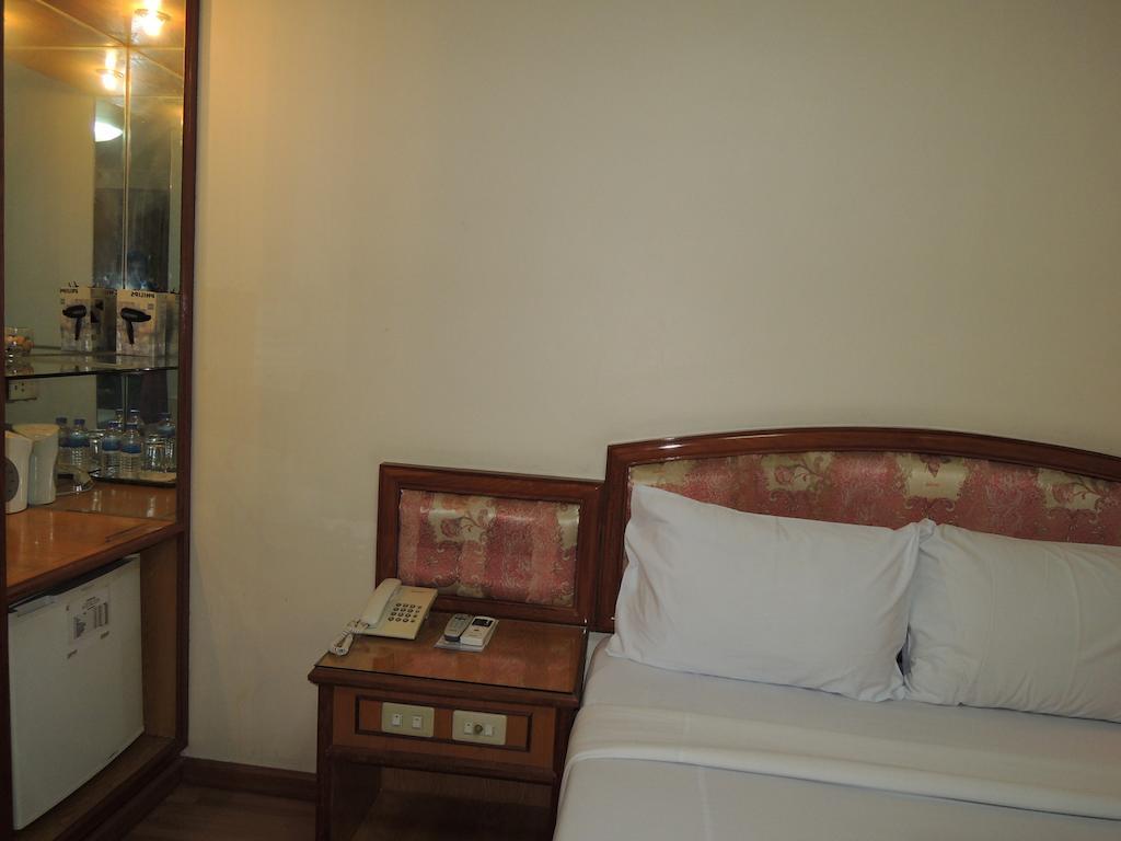 New York Hotel Phnom Pen Exterior foto