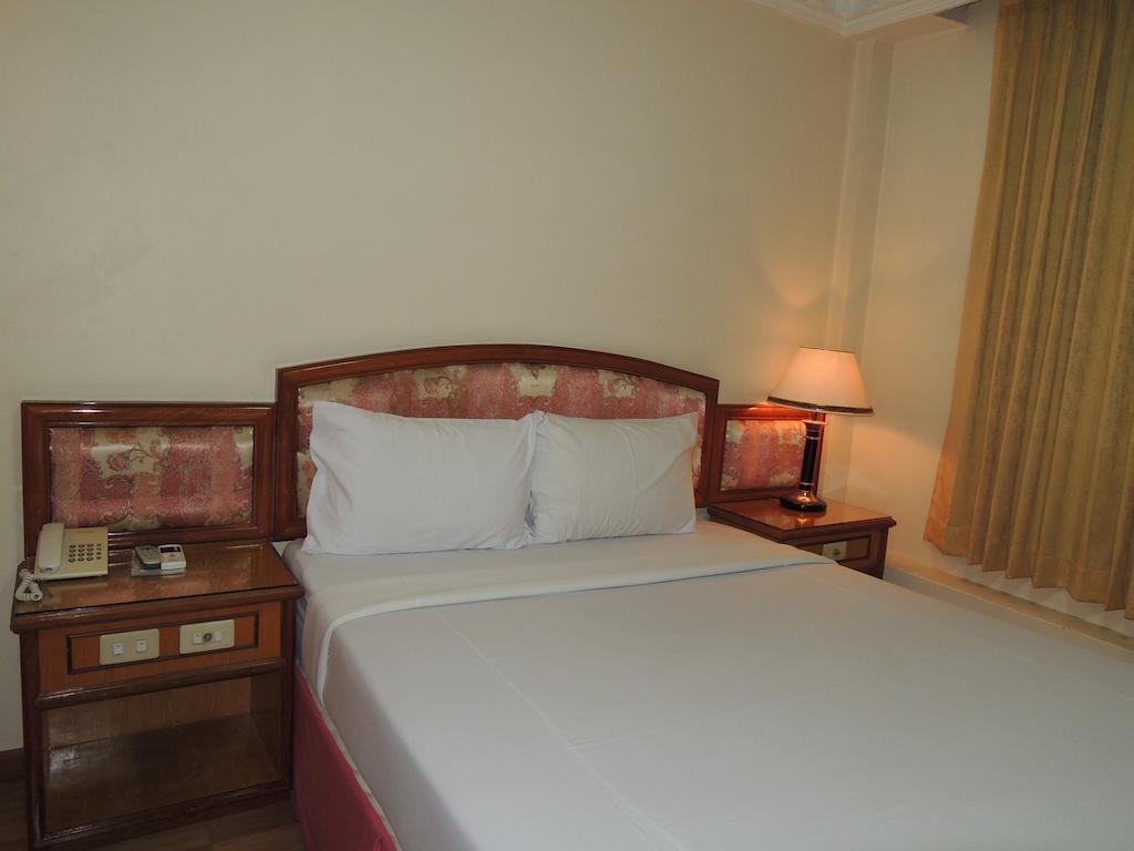 New York Hotel Phnom Pen Exterior foto