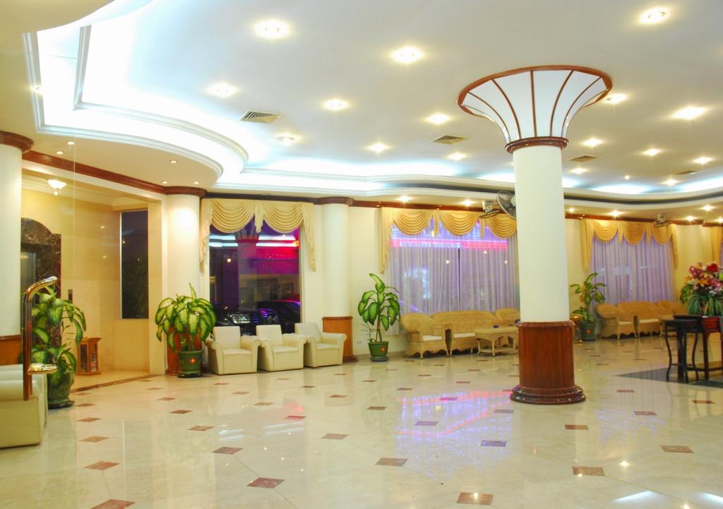 New York Hotel Phnom Pen Exterior foto