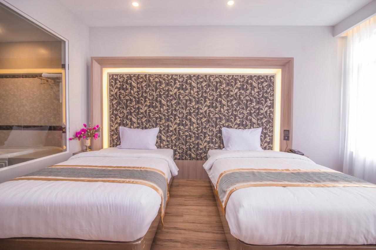 New York Hotel Phnom Pen Exterior foto