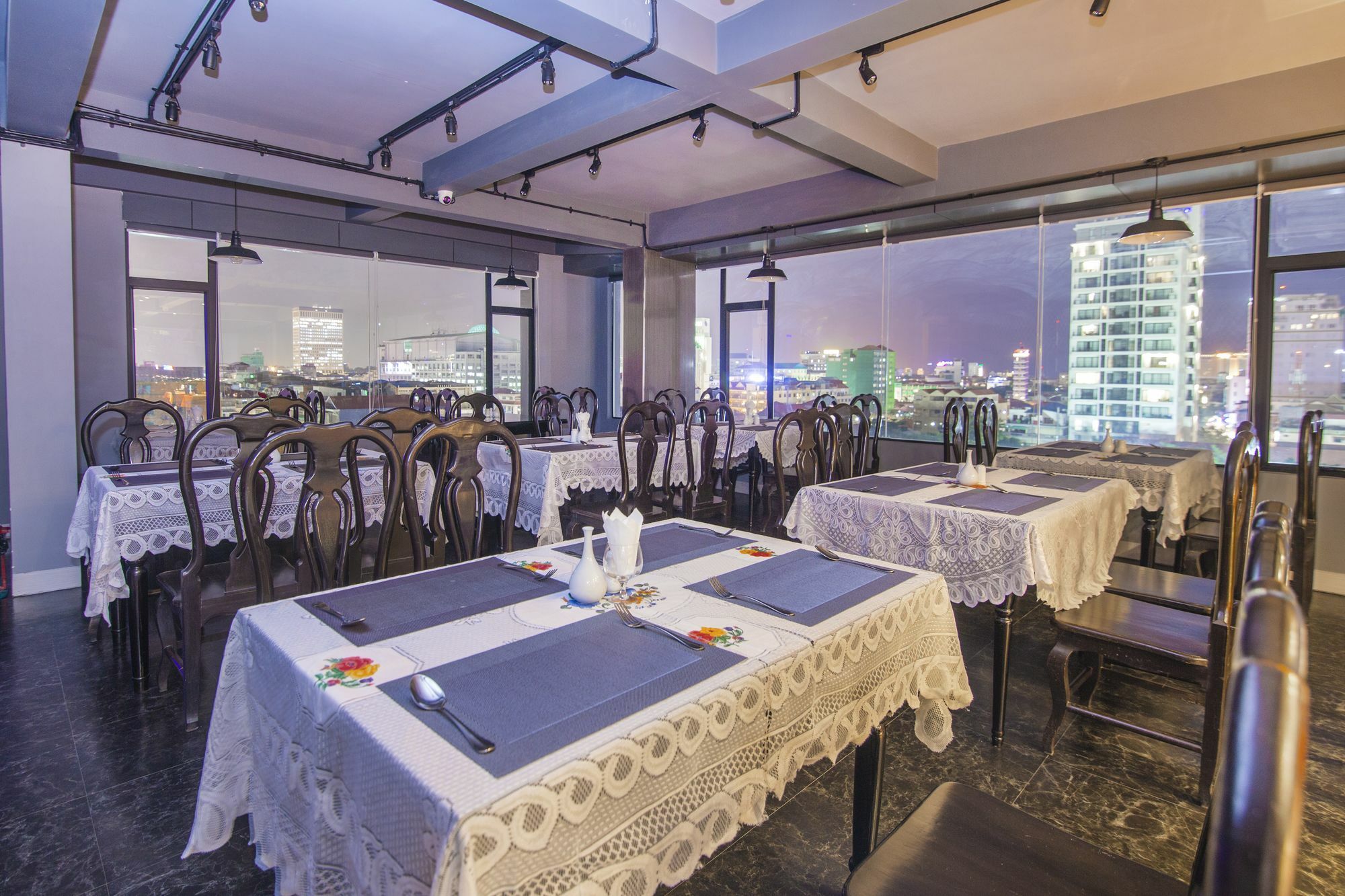 New York Hotel Phnom Pen Exterior foto